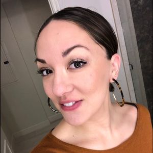 Meet your Posher, Kendra